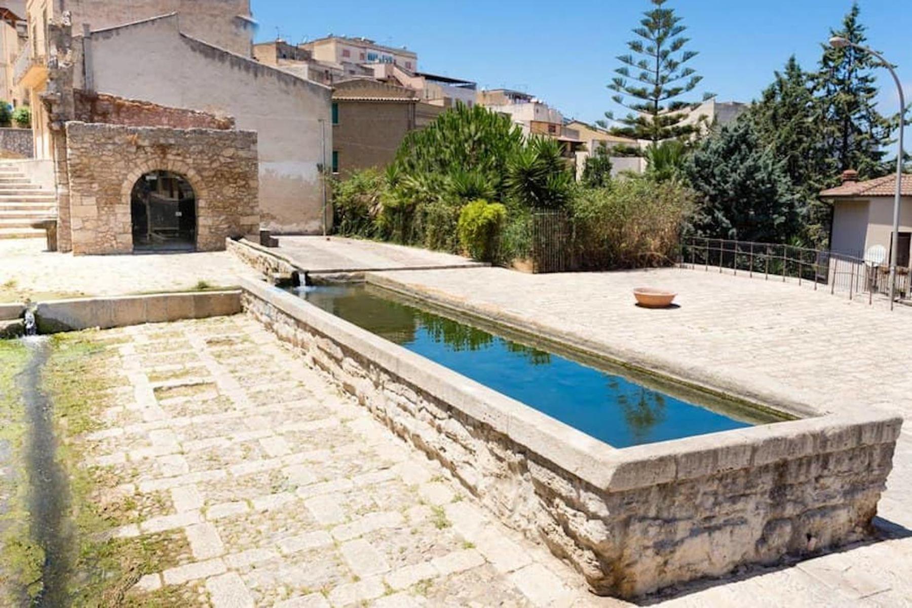 Villa Il Girasole Del Centro Storico Alcamo Exterior foto